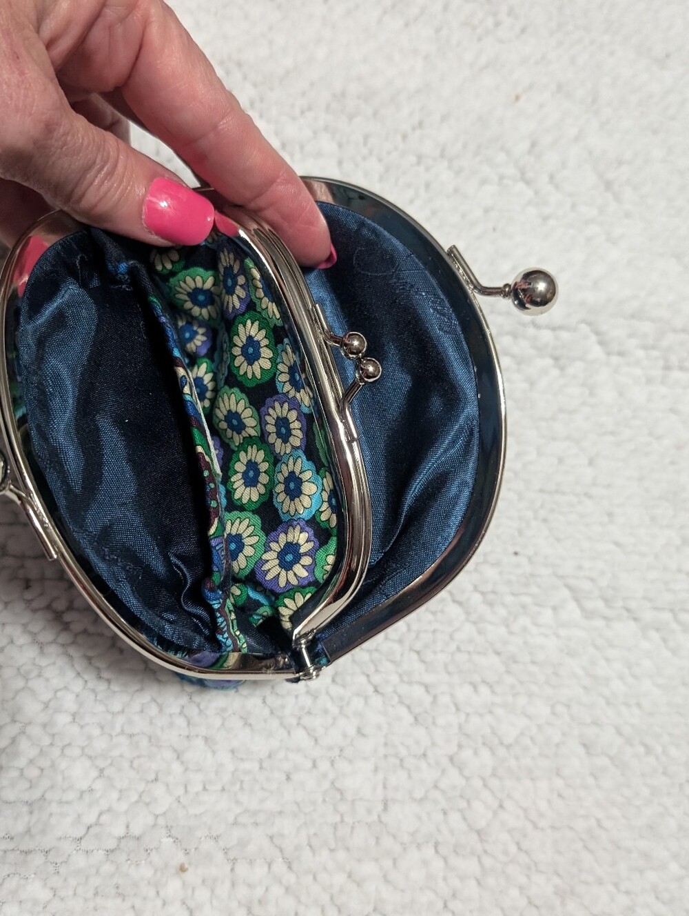 Vera Bradley double kisslock coin purse in the "Blue Rhapsody" pattern - Picture 3 of 5